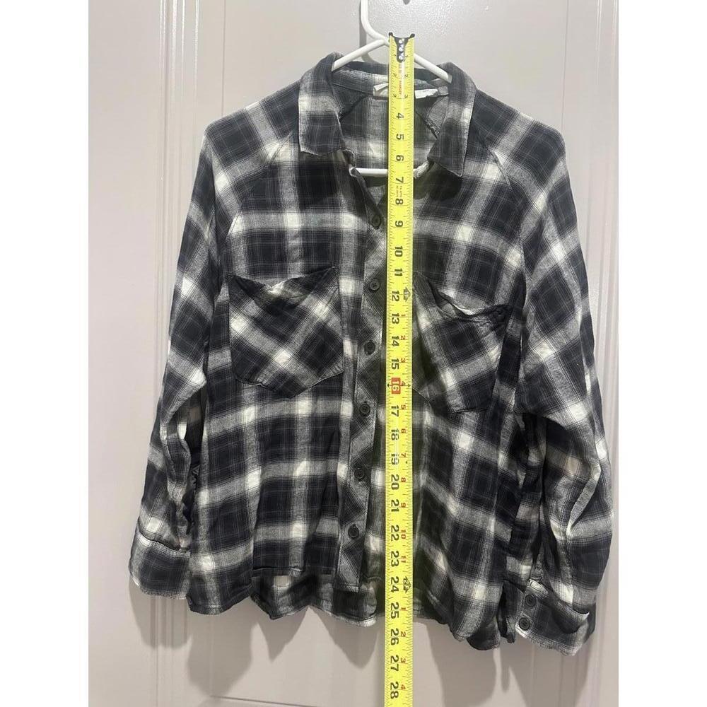Levi's Black and White Plaid Button-Up Shirt - Picture 5 of 8
